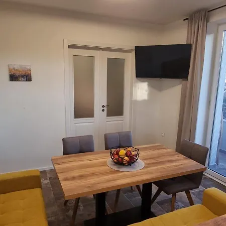 Kate's Place Apartament Burgas City